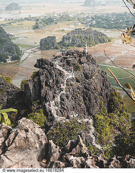 Aussichtspunkt auf den Berg Hang Múa mit der Natur dahinter.