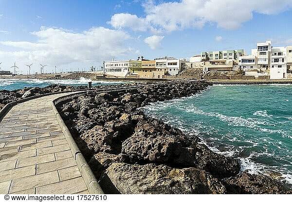 Aussichtspunkt Pozo Izquierdo mit Wellenbrecher und Fußgängerweg Gran Canaria Kanarische Inseln Spanien Europa