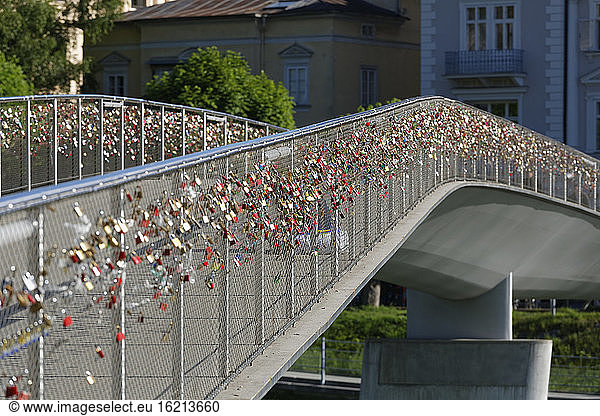 Austria, Salzburg, Love locks at Makartsteg Bridge