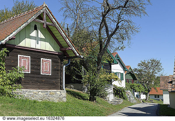 Austria  Burgenland  Kohfidisch  Csaterberg  village with rustic houses