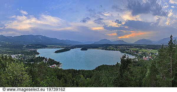 Austria  Carinthia  Scenic panorama of lake Faak at dusk