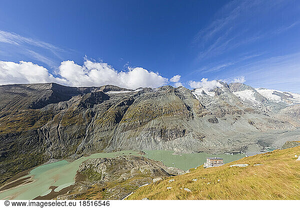 Austria  Salzburger Land  Scenic view from Kaiser-Franz-Josefs-Hohe to Grossglockner summit  Pasterze Glacier and Sandersee