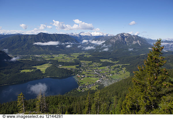 Austria  Styria  Salzkammergut  Ausseerland  Altaussee  Lake Altausseer See and Dachstein