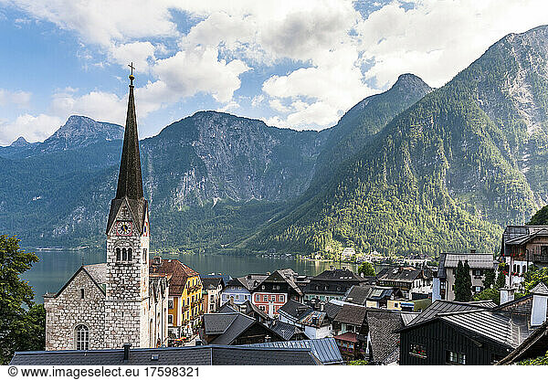 Austria  Upper Austria  Hallstatt  Town on shore of Lake Hallstatt with parish church in center
