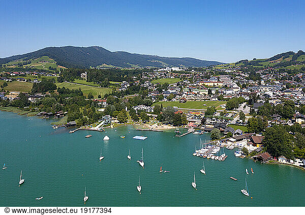 Austria  Upper Austria  Mondsee  Drone view of lakeshore village in summer