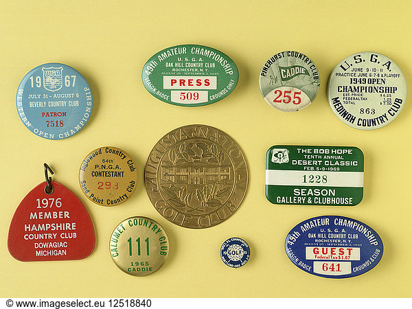 Auswahl von Zinnplaketten für verschiedene Golfturniere  1933-69. Künstler: Unbekannt