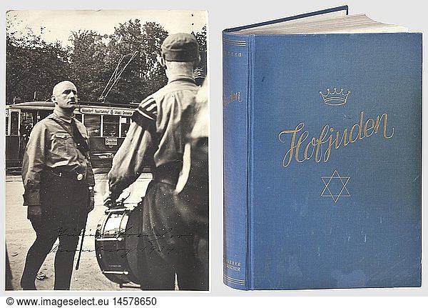 AUTOGRAFEN ZEITGESCHICHTE  Julius Streicher (1885 - 1946)  Buch und Foto mit eigenhÃ¤ndigen Widmungen Buch 'Hofjuden' von Peter Deeg  hg. von Julius Streicher  Verlag Der StÃ¼rmer NÃ¼rnberg  1939. EigenhÃ¤ndige Widmung 'Edmund Trinkl dem Getreuen in groÃŸer Zeit! Julius Streicher' auf dem Titelblatt  auÃŸerdem auf dem Vorsatz Widmung von anderer Hand 'Meinem lb. Trinkl fÃ¼r eifrige Mitarbeit. Sylvester 1938' Darunter Stempel Berliner Kameradschaft der BlutordenstrÃ¤ger mit Tintenunterschrift des KameradschaftsfÃ¼hrers DÃ¶rfler  dabei zahlreiche Unterschriften der Kameraden. Dazu ein Foto Streichers in NÃ¼rnberg  MaÃŸe 23 5 x 17 2 cm  mit eigenhÃ¤ndiger Tintensignatur 'Julius Streicher NÃ¼rnberg 1934.' Edmund Trinkl (1891 - 1970) nahm am Hitlerputsch 1923 teil  war AngehÃ¶riger der Bayerischen Politischen Polizei und avancierte zum SS-ObersturmbannfÃ¼hrer und Oberregierungsrat