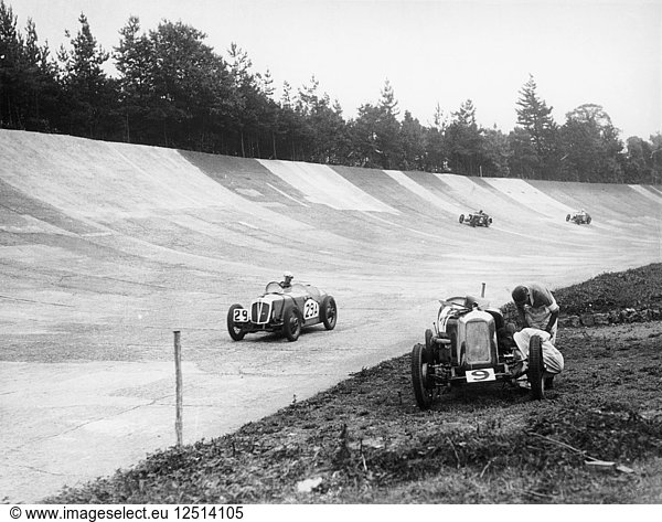 Autorennen  Brooklands  Surrey  ca. 1920-c1939. Künstler: Unbekannt