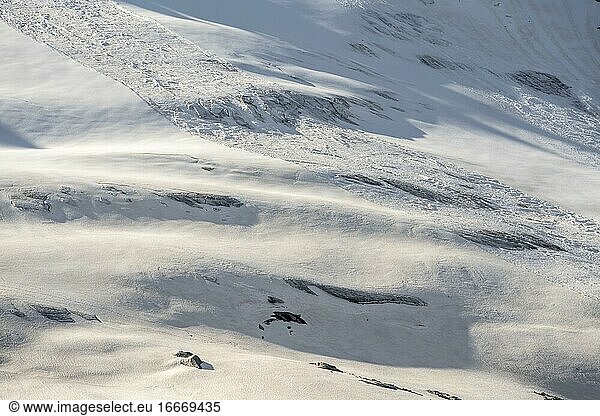 Avalanche  snow slide  Furtschaglkees glacier  high alpine landscape  Zillertal Alps  Zillertal  Tyrol  Austria  Europe