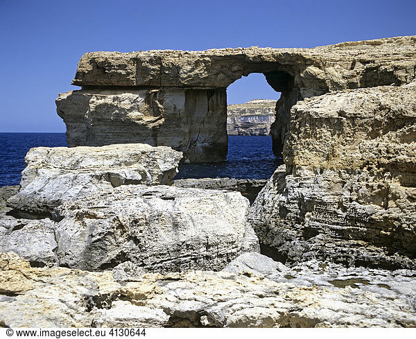 Azur Window an der Westküste von Gozo  Zerka Tor  Felsentor  Südwestküste  Dwejra Bay  Mittelmeer  Malta