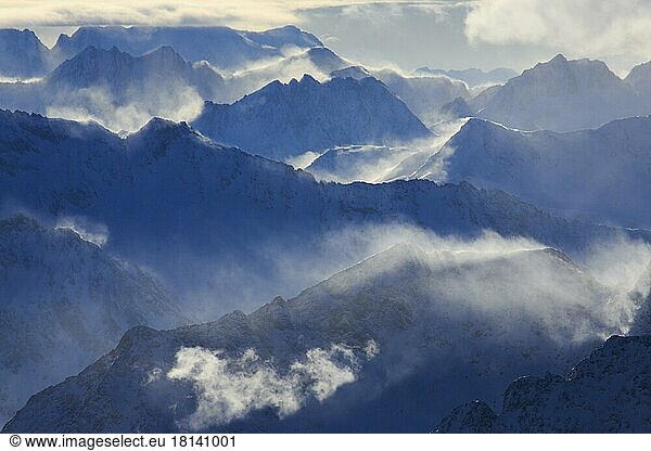 Bündner und Urner Alpen  Blick vom Titlis  Urner Alpen  Innerschweizer Alpen  Zentralschweiz  Schweiz  Bündner Alpen  Europa