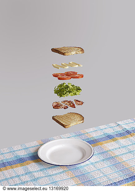 Bacon  lettuce and tomato sandwich deconstructed