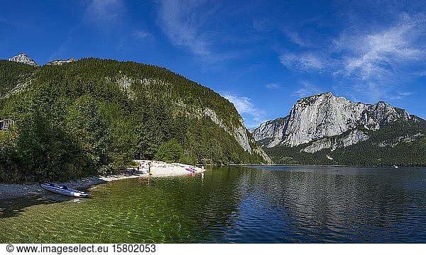 Badestrand mit Trisselwand Altausseersee  Altaussee  Salzkammergut  Steiermark  Österreich  Europa