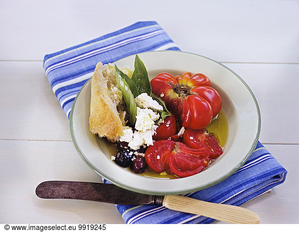 Baguette Außenaufnahme Frische Salat weiß Käse Basilikum Tomate Erbe Tisch Kanada freie Natur