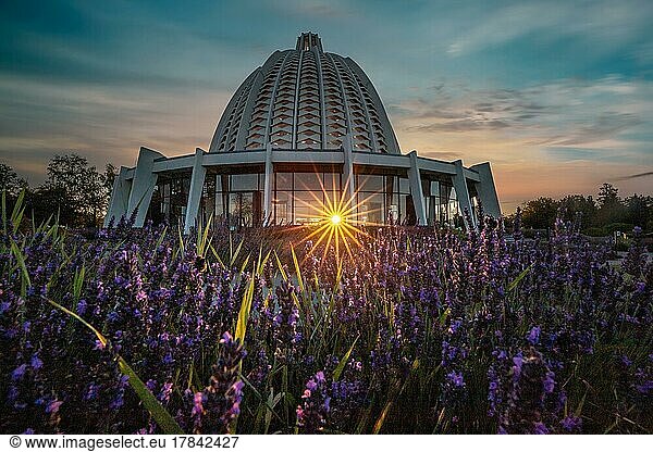 Bahai-Tempel  einziges Haus der Andacht und religiöses Zentrum der Bahai-Religion in Europa  Hofheim-Lorsbach  Taunus  Hessen  Deutschland  Europa