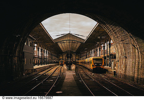 Bahnhof in Porto  Portugal.