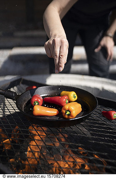 Barbecueing bell peppers