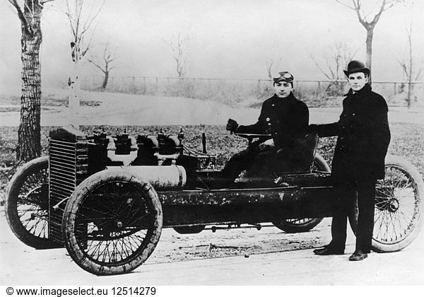Barney Oldfield und Henry Ford mit Ford 999  1902. Künstler: Unbekannt