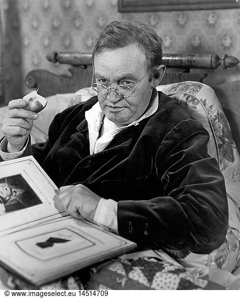 Barry Fitzgerald  on-set of the Film  Welcome Stranger  Paramount Pictures  1947