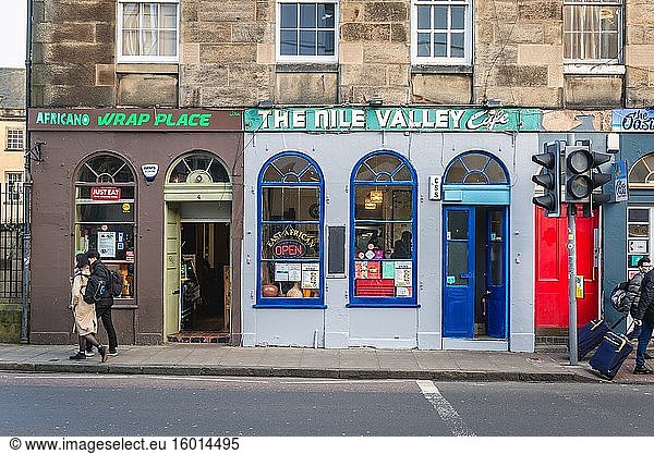 Bars in der Chapel Street im Stadtteil Newington von Edinburgh  der Hauptstadt von Schottland  einem Teil des Vereinigten Königreichs.