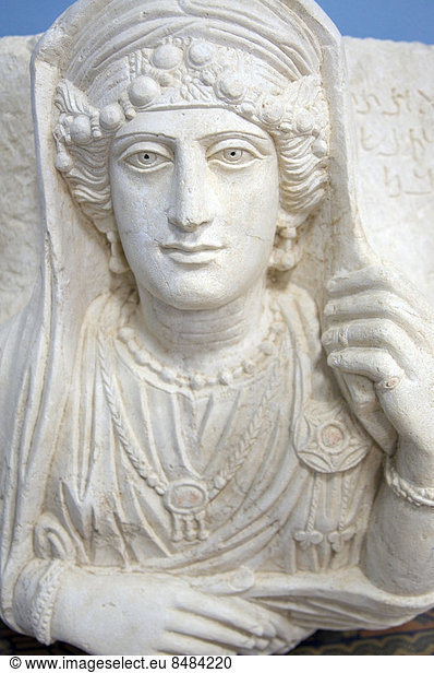 Bas-Relief auf einem Sarkophag  antiken Stadt Palmyra  UNESCO-Weltkulturerbe  Palmyra  Distrikt Palmyra  Gouvernement Homs  Syrien