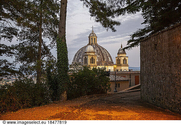 Basilica Di Santa Margherita dome at dusk