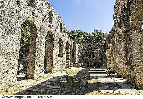 Basilika  antike Stadt  Antike  Ausgrabungsstätte  Butrint  Saranda  Albanien  Europa