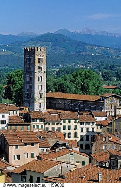 Basilika San Frediano und Altstadt  Lucca. Toskana  Italien