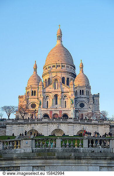 Basilika von Sacre Coeur bei Sonnenuntergang  Montmartre  Paris  ÃŽle-de-France  Frankreich