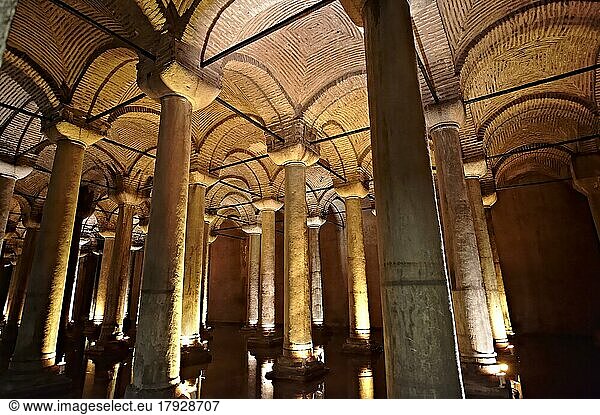Basilika Zisternen für die Wasserspeicherung  erbaut im 6. Jahrhundert während der Herrschaft des byzantinischen (oströmischen) Kaisers Justinian I. Istanbul Türkei