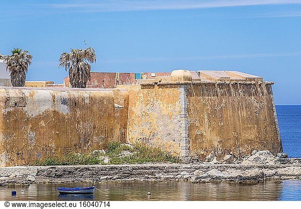 Bastion Conca von der Promenade der historischen Mura di Tramontana - Tramontana-Mauern in der Stadt Trapani an der Westküste Siziliens in Italien aus gesehen.