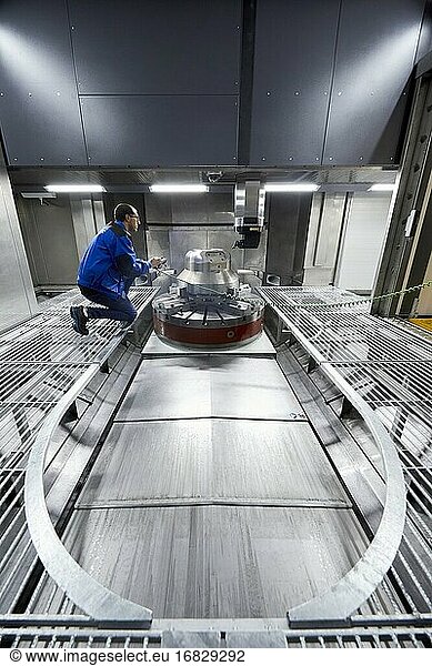 Bau von Werkzeugmaschinen  Bearbeitungszentrum  CNC  Vertikaldrehmaschine und Fräsmaschine  Metallindustrie  Gipuzkoa  Baskenland  Spanien  Europa.
