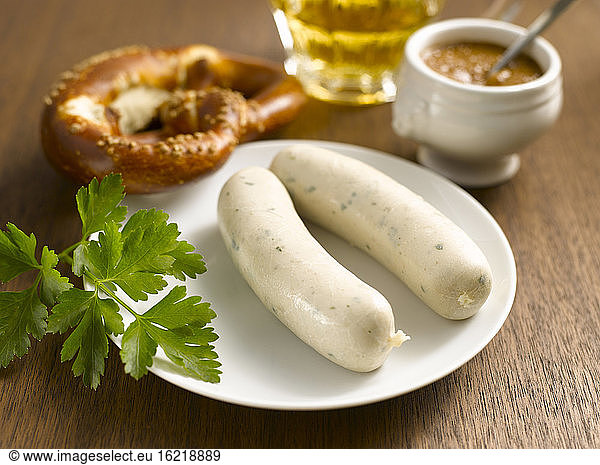 Bavarian veal sausages with pretzel and sweet mustard
