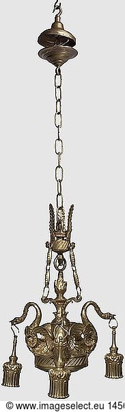 BAYERN KÃ–NIGSHAUS  KÃ¶nig Ludwig II. (1845 - 1886)  Ormolu-Schwanenleuchter aus Schloss Hohenschwangau Bronze  feuervergoldet. Drei SchwÃ¤ne mit ausgebreiteten FlÃ¼geln und den beweglichen Fassungshaltern in den SchnÃ¤beln. Reliefierter Blatt- und Weindekor  nachtrÃ¤gliche Elektrifizierung. Eine der Zierrosetten zur Befestigung einer Kette fehlt. GesamthÃ¶he ca. 54 cm  Durchmesser ca. 37 cm. Sehr schÃ¶ne und hochwertige Arbeit  typisch fÃ¼r die Sommerresidenz der kgl. Familie  in der der spÃ¤tere KÃ¶nig Ludwig II. einen GroÃŸteil seiner Kindheit verbrachte. Dieser Schwanenleuchter wurde vor ca. 60 - 70 Jahren von Bauern in der NÃ¤he von Schongau beim PflÃ¼gen eines Ackers gefunden und befindet sich seither in Privatbesitz