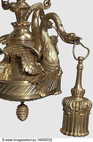 BAYERN KÃ–NIGSHAUS  KÃ¶nig Ludwig II. (1845 - 1886)  Ormolu-Schwanenleuchter aus Schloss Hohenschwangau Bronze  feuervergoldet. Drei SchwÃ¤ne mit ausgebreiteten FlÃ¼geln und den beweglichen Fassungshaltern in den SchnÃ¤beln. Reliefierter Blatt- und Weindekor  nachtrÃ¤gliche Elektrifizierung. Eine der Zierrosetten zur Befestigung einer Kette fehlt. GesamthÃ¶he ca. 54 cm  Durchmesser ca. 37 cm. Sehr schÃ¶ne und hochwertige Arbeit  typisch fÃ¼r die Sommerresidenz der kgl. Familie  in der der spÃ¤tere KÃ¶nig Ludwig II. einen GroÃŸteil seiner Kindheit verbrachte. Dieser Schwanenleuchter wurde vor ca. 60 - 70 Jahren von Bauern in der NÃ¤he von Schongau beim PflÃ¼gen eines Ackers gefunden und befindet sich seither in Privatbesitz