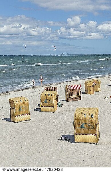 Beach chairs  kite surfers  Fehmarnsund Bridge  Steinwarder Peninsula  Heiligenhafen  Schleswig-Holstein  Germany  Europe