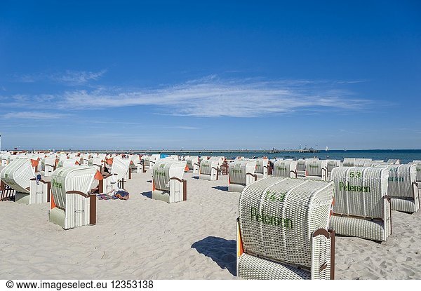 Beach  Groemitz  Baltic Sea  Schleswig-Holstein  Germany  Europe.