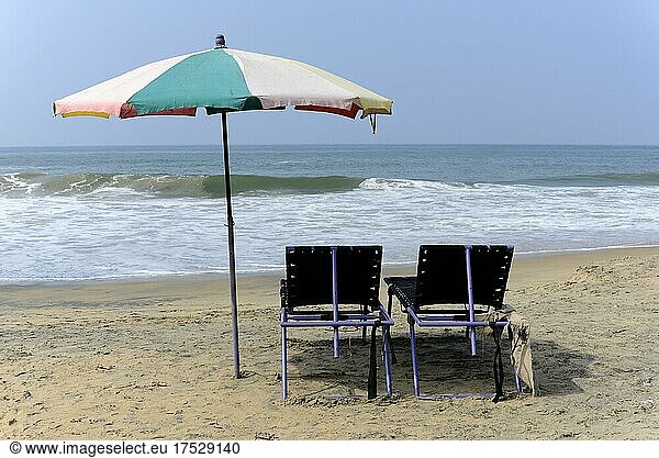 Beach lounger on the beach of Kovalam  Malabar Coast  Malabar  Kerala  South India  India  Asia