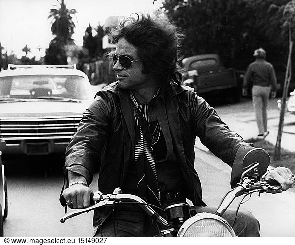 Beatty  Warren  * 30.3.1937  US Schauspieler  Halbfigur  beim Motorradfahren  1960er Jahre