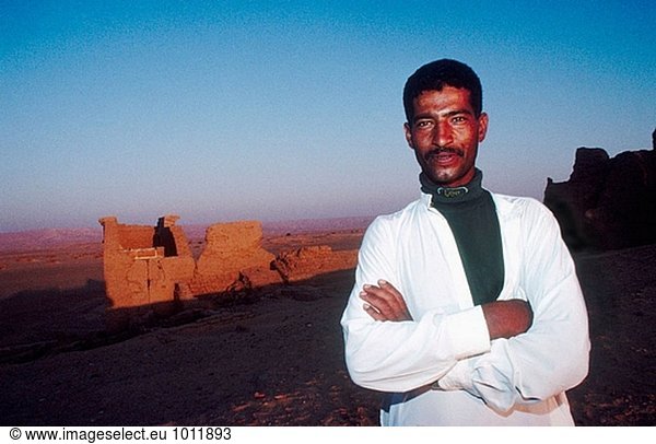 Beduinen an Qasr Sie Festung  Dachla. Lybische Wüste Ägypten