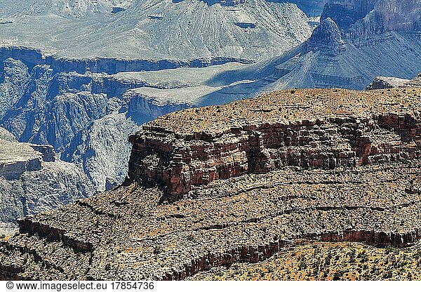 Beeindruckende Gesteinsformationen im Grand-Canyon-Nationalpark  Dunst  Luftaufnahme  Arizona  USA  Nordamerika