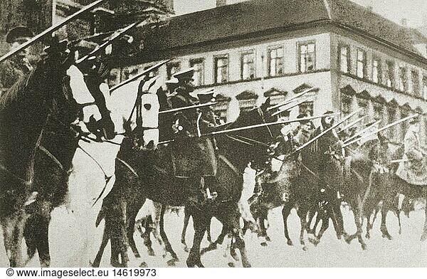 Beer Hall Putsch 1923  8. / 9.11.1923  mounted Bavarian Police is vacating the Odeonsplatz  Munich  9.11.1923  Adolf Hitler  Erich Ludendorff  coup  revolt  policeman  policemen  Free State of Bavaria  Germany  Weimar Republic  German Reich  politics  policy  1920s  20s  20th century  historic  historical  people