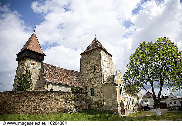 Befestigte Kirche in Siebenbürgen  mittelalterliches UNESCO-Erbe  Brateiu  Rumänien  Europa