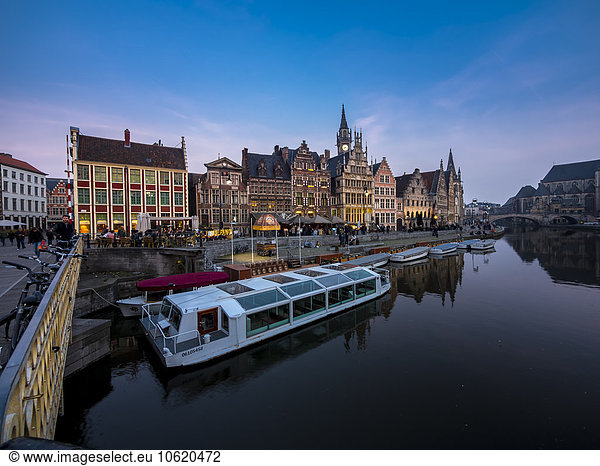 Belgien  Gent  Korenlei mit historischen Häusern