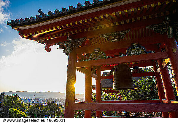 Bell at the Kiyomizu dera temple in Kyoto