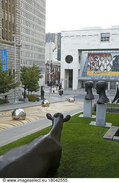 Bemalte Straße mit Chromkugeln im Museum der Schönen Künste  Montreal  Provinz Quebec  Kanada  Nordamerika