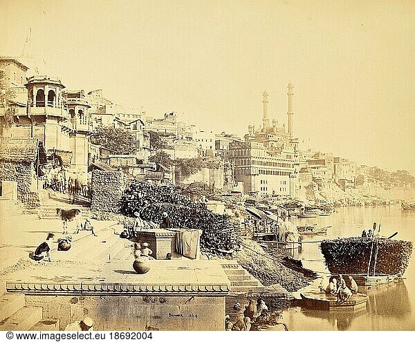 Benares  die Große Moschee von Arungzebe und die angrenzenden Ghats  um 1870  Indien  Historisch  digital restaurierte Reproduktion von einer Vorlage aus der damaligen Zeit  Asien