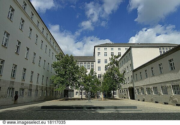 Bendlerblock  Bundesministerium der Verteidigung  Stauffenbergstrasse  Tiergarten  Berlin  Deutschland  Europa