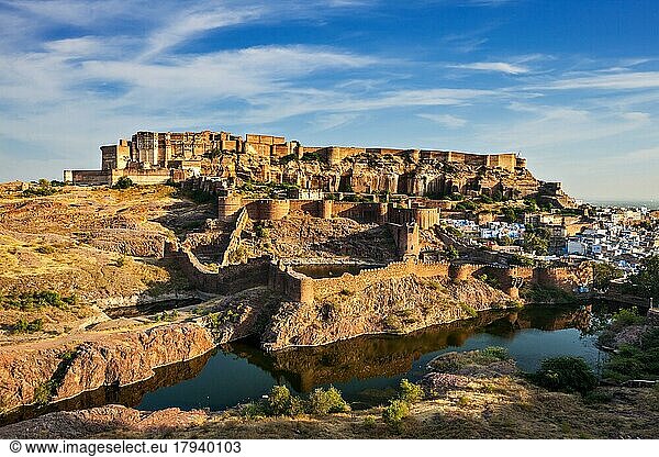 Berühmtes indisches touristisches Wahrzeichen in Rajasthan  Mehrangarh Fort  Jodhpur  Rajasthan  Indien  Asien