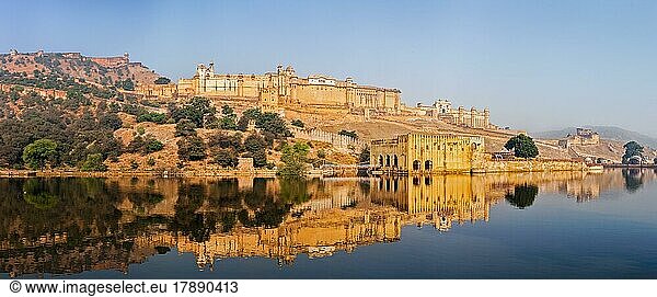 Berühmtes Wahrzeichen von Rajasthan  Panorama des Amer (Amber) Forts  Rajasthan  Indien  Asien